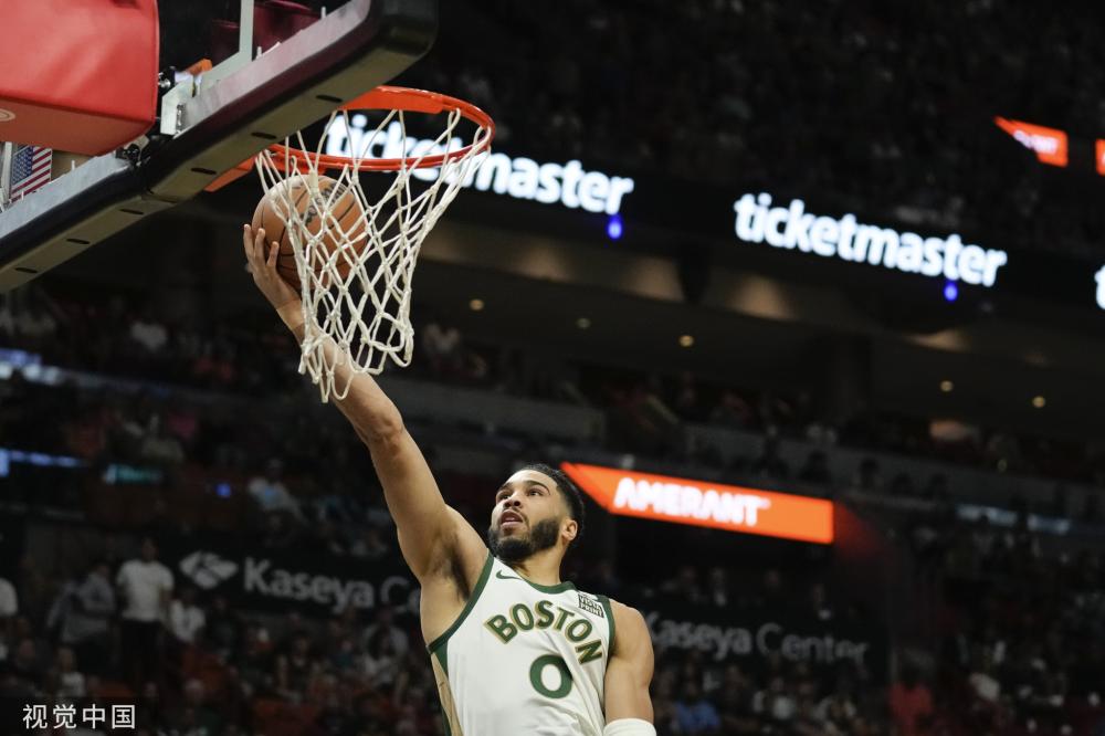 同时另一名 同时另一名