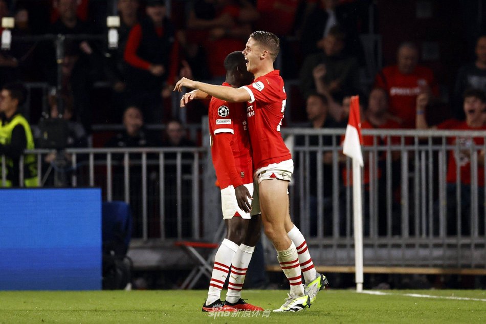 为球队进球 为球队进球